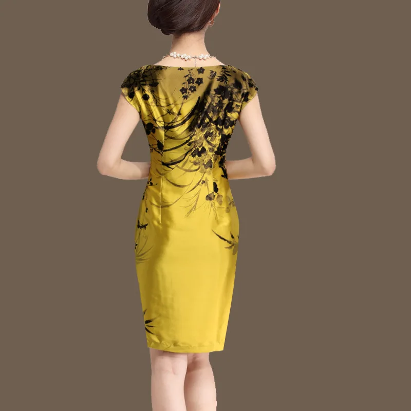 Женское шелковое платье до колен приталенное летнее большого размера с