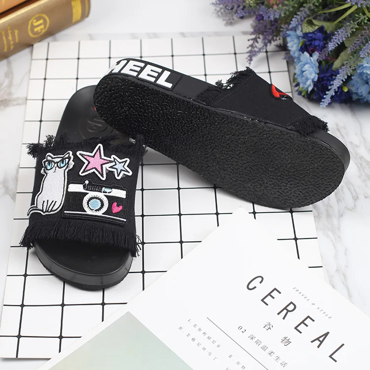 Джинсовые сандалии с рисунком кота женские дизайнерские Вьетнамки украшением в