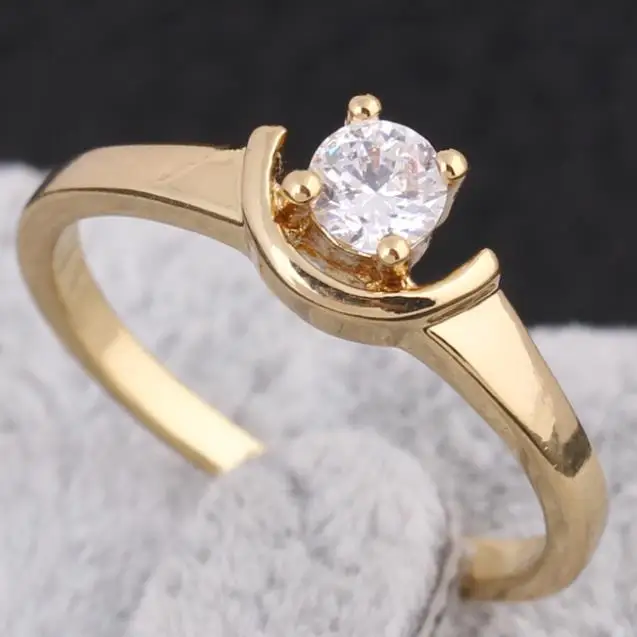 Gussiarro оптом дешевые пару Jewelry18K золото-цвет белый кубического циркония Половина