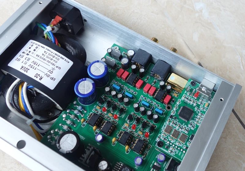 SU3B ПК HiFi DAC DSD ES9028PRO / ES9038PRO + OPA604AP XMOS XU208 асинхронный USB декодер усилитель |