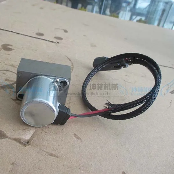 Komatsu PC200-7 / 210-8 300-7 400-7 экскаватор электромагнитный пропорциональный клапан 702-21-57400