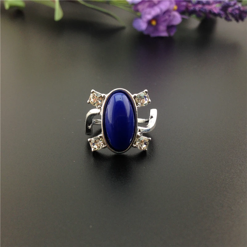 Женское кольцо с синими камнями серебряное в виде дневников вампира Елены