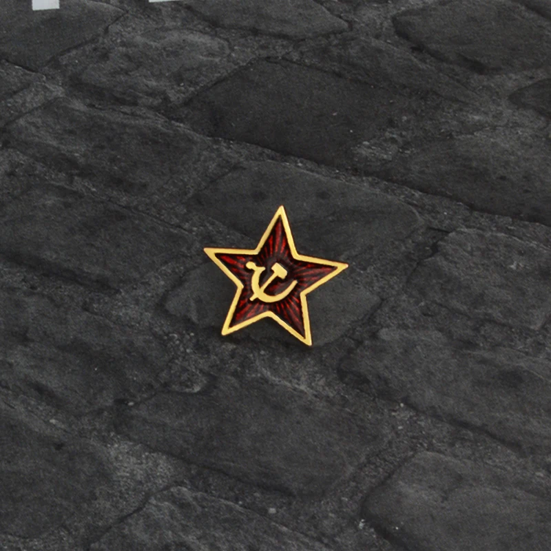 

Red Star Hammer Sickle Enamel pin Communism Emblem Soviet Union Symbol Ussr Brooch Metal badge Denim Jeans Shirt Bag Accessories