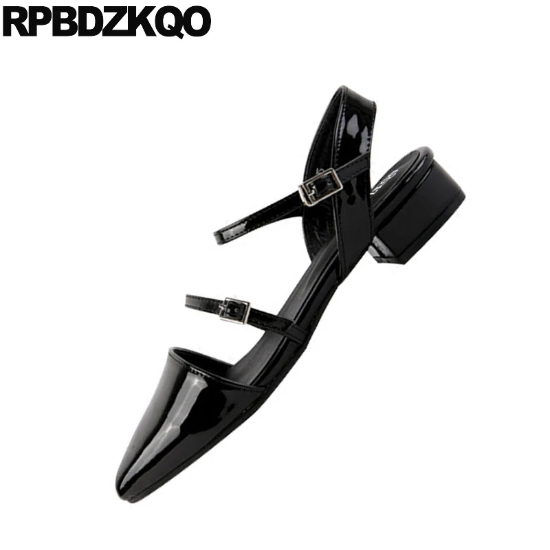 2018 низкий каблук Бургундия мода Slingback сандалии с двойным ремнем коренастый