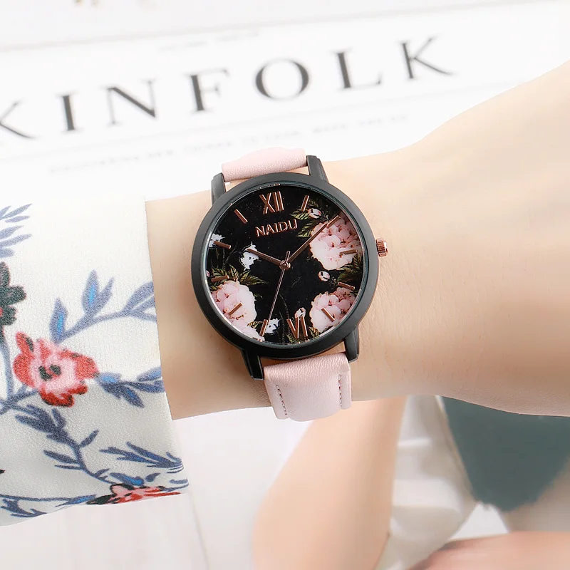 

2019 New Selling Fashion Flowers Design Women Watches Large Dial Simple Ladies Watch Leather Strap Quartz Wristwatch Gift Clock