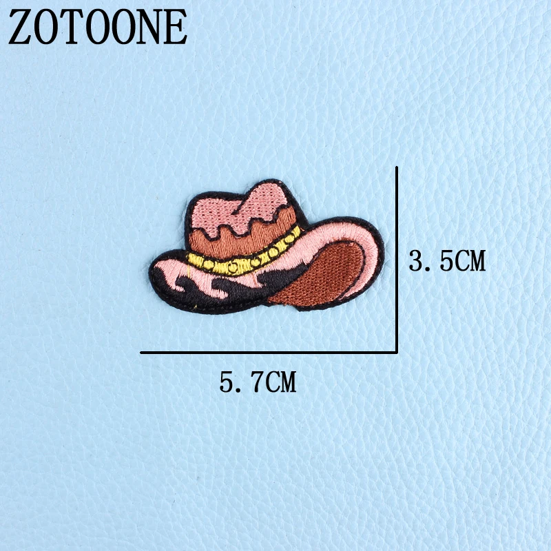 PE337 ZOTOONE, рождественский стиль, нашивка для одежды, железная вышитая аппликация, милые нашивки, значок «Единорог», аксессуары для одежды DIY H - Цвет: PE337