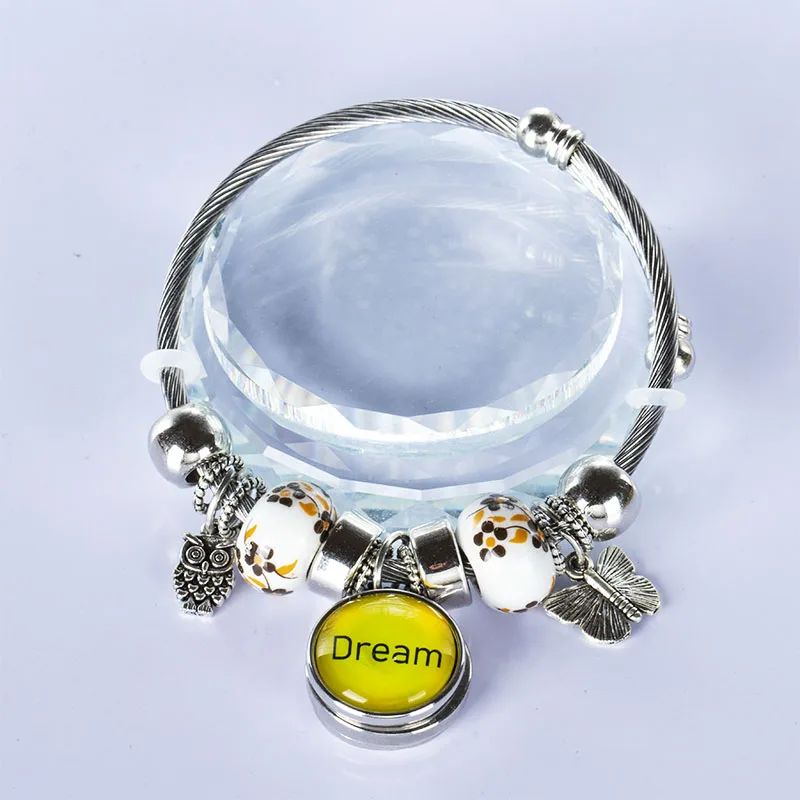 Женский браслет с кристаллами и круглым буквенным узором 18 мм ручной работы