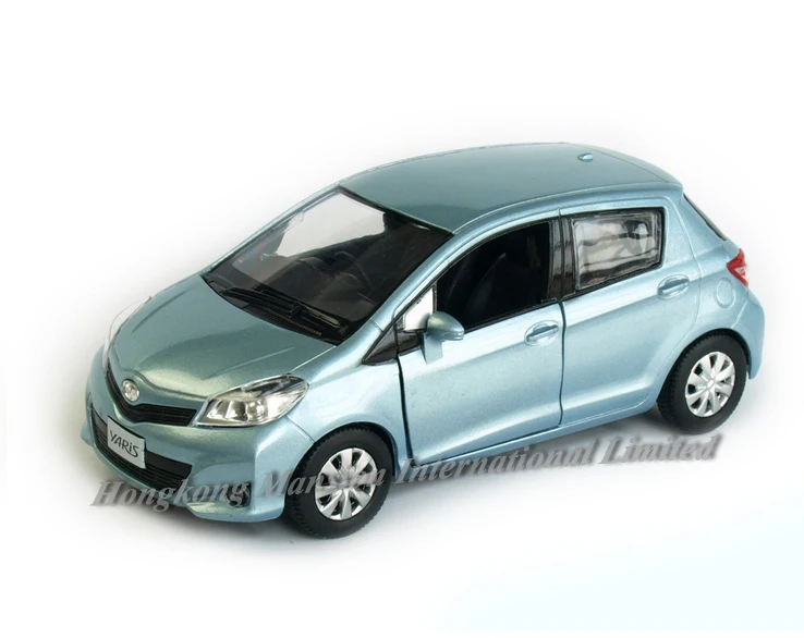 1:36 Масштаб литья под давлением металлический сплав модель автомобиля для TOYOTA Yaris