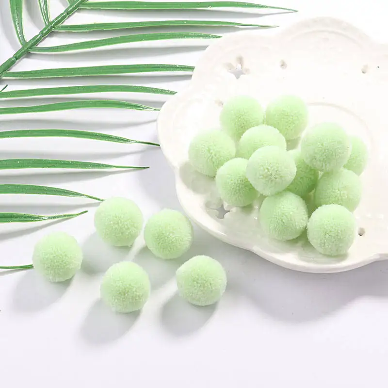 C30 Fruit Green Многоразмерные помпоны 15 мм 20 мм 30 мм 40 мм Мягкие помпоны пушистые плюшевые поделки DIY помпоны шар пушистый домашний декоративный шарф швейные принадлежности - Цвет: C30 Fruit Green