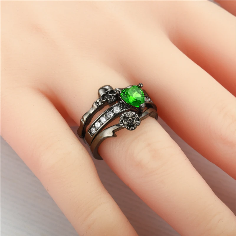 Женское кольцо с красным и зеленым фианитом в виде черепа|Обручальные кольца| |
