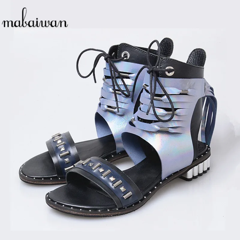 baratas Mabaiwan Azul Mulheres Sapatos De Couro Genuíno Sandálias De Verão Apartamentos Praia Sapatos Mulher Franjas Zíper Gladiador Escavar Chinelos