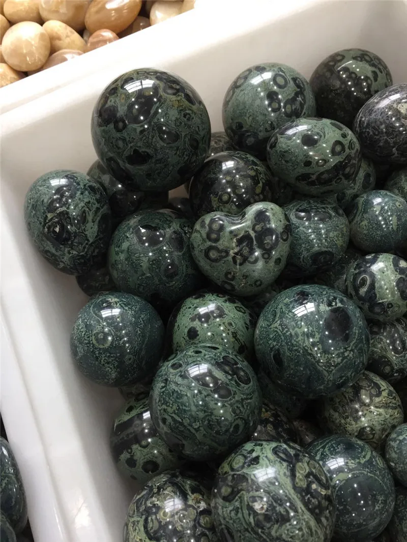 Дешевые природные павлиньи глаза Хрустальная полированная Сфера Madagascar crystal healing