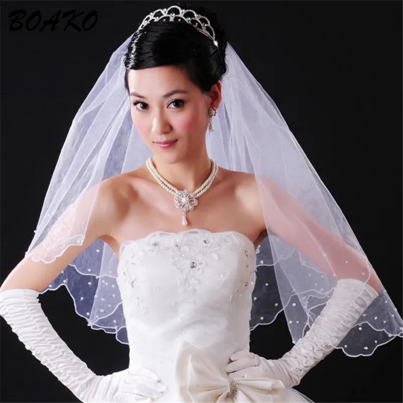 Короткая фатиновая свадебная вуаль без расчески двухслойная белая слоновая