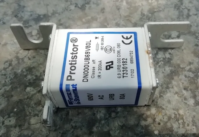 Предохранители: DN000GB69V16L 6 9 gRB 000 D08L/016X330277/DN000GB69V20L J330173/DN000GB69V25L K330174/DN000GB69V32L L330175 aR |