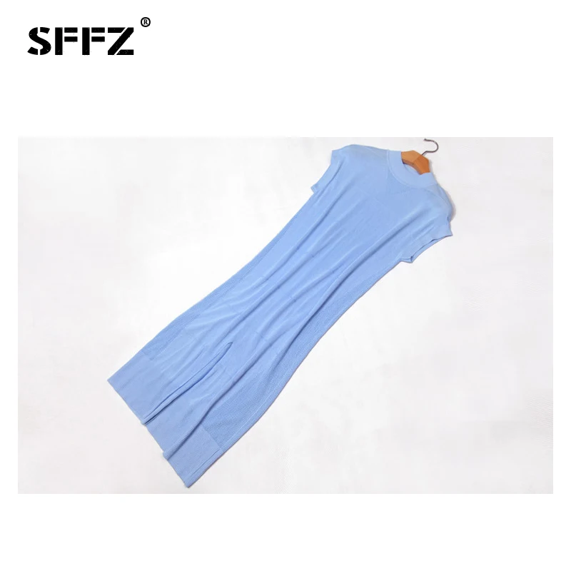 Женское трикотажное платье SFFZ синее длинное с коротким рукавом и высоким воротом