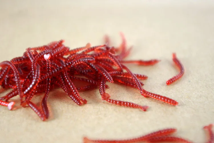 Рыболовная приманка для карпа с красным червем мягкие приманки запахом крови