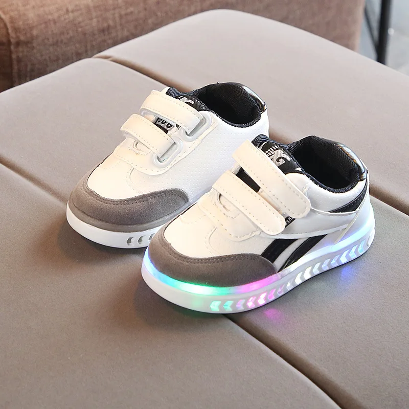 2018 Fashion Children Shoes With Flash Light Boys Autumn Winter Breathable Girls Cartoon Sneakers Kids Led Sport Shoe | Детская одежда