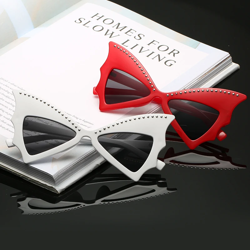 Новинка 2019 модные солнцезащитные очки большого размера женские летучая мышь с