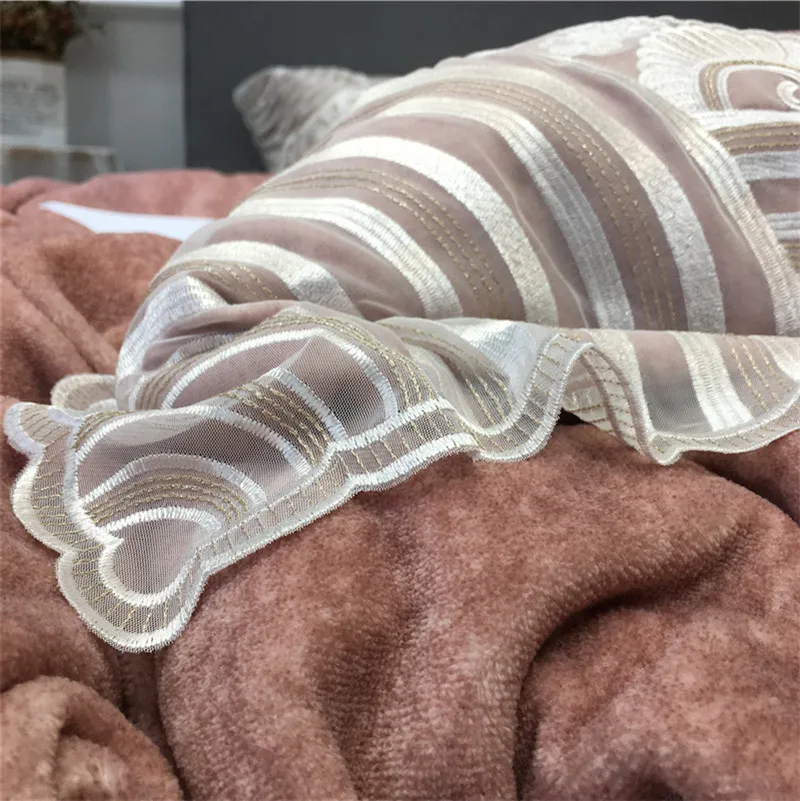 

Luxury Gray Pink Blue Winter Warm Thick Flannel Bedding set Lace Fleece fabric Duvet cover Bed Sheet Bed Linen Pillowcases 4pcs