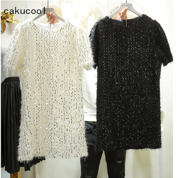 Новое летнее платье Cakucool с коротким рукавом пушистыми кисточками и блестками