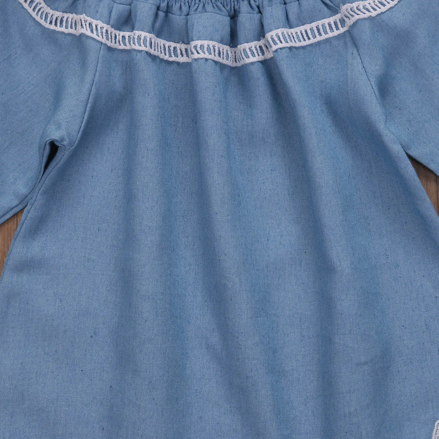 Джинсовое платье с открытыми плечами для новорожденных девочек кружевное прямое