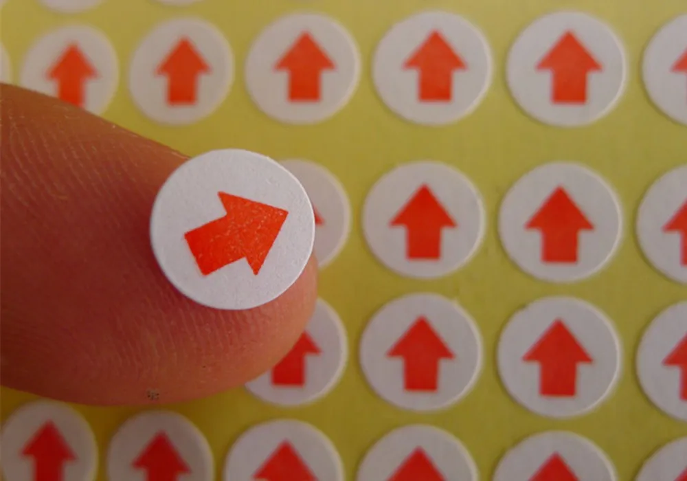 Розничная продажа круглые самоклеящиеся наклейки этикетки с красной стрелкой
