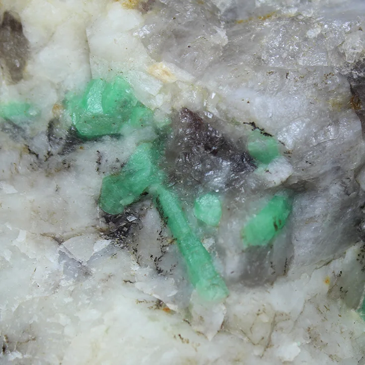 Ультратонкие Минеральные Кристаллы изумрудно зеленые натуральные грубые камни