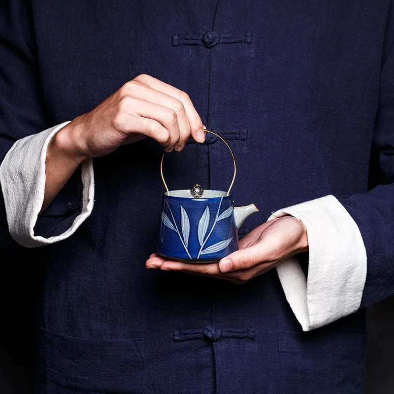 christmas The blue and white porcelain handle teapot painted Jingdezhen ceramic filter pot of Kung Fu tea set | Дом и сад