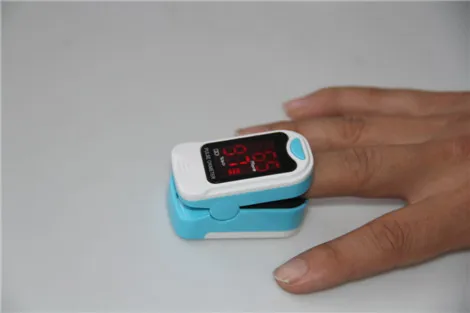 Пульсоксиметр на кончик пальца CMS50M SPO2 кислород в крови с бесплатным черным