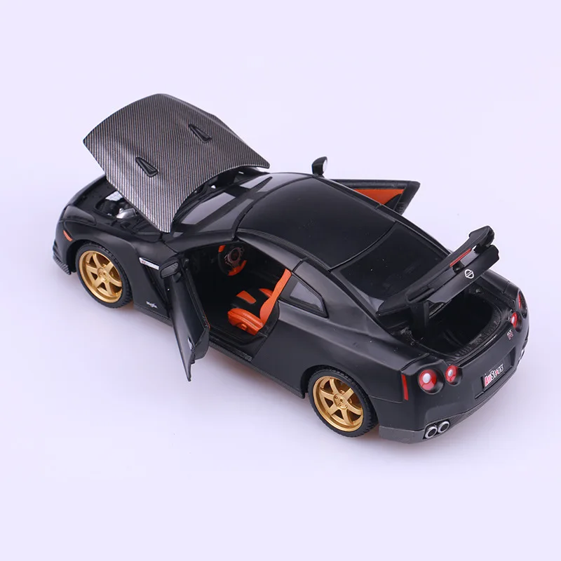 Модель спортивного автомобиля из сплава в масштабе 1:24 игрушка для Toyota GTR с