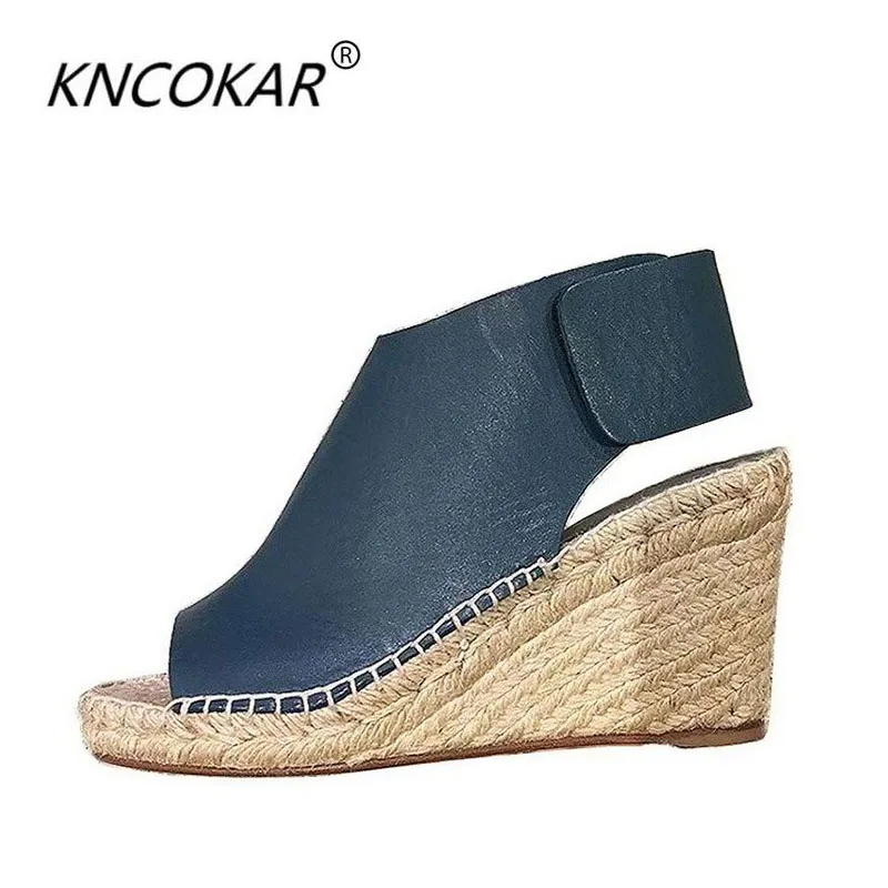 

Женские летние сандалии KNCOKAR на высокой танкетке, богемные туфли на платформе
