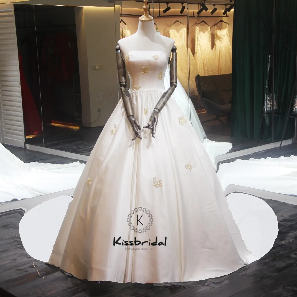 

New Arrival Long Wedding Dress 2018 Strapless A-Line Appliques Satin Bridal Gowns Vestido de noiva longo