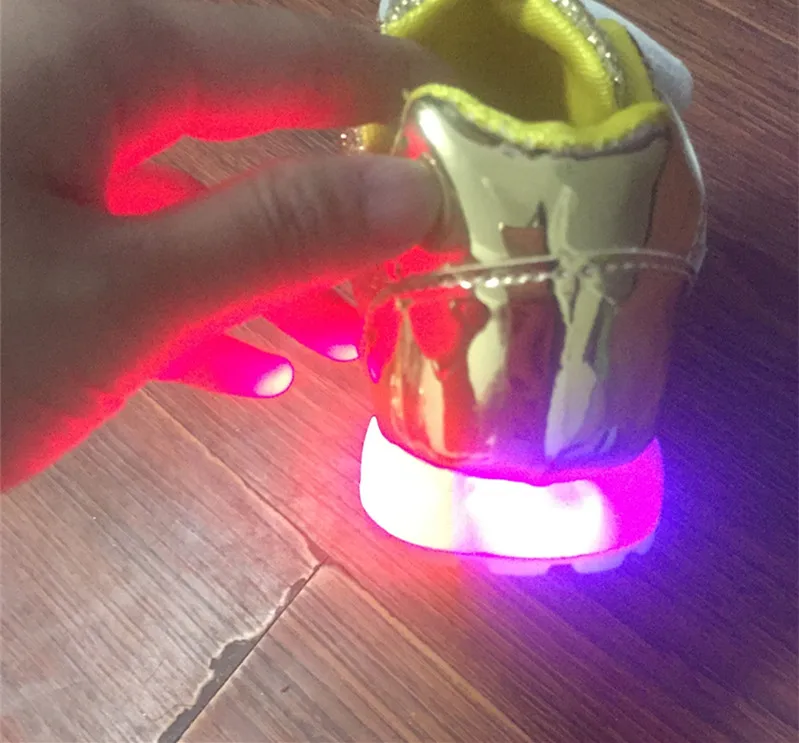 Новый 2016 мода загорелась в из светодиодов световой дети кроссовки отдыха обувь
