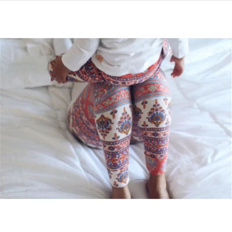 Одинаковые комплекты для семьи штаны мамы и дочки 2017 леггинсы с принтом модная