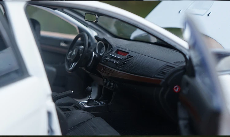 1:18 MITSUBISHI LANCER EVO 10 X литая металлическая модель автомобиля, модель из высококачественного сплава, Изысканные Подарки