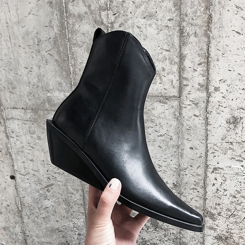 Ковбойские ботинки в ковбойском стиле; bottes femme; коллекция года; сезон осень-зима; слипоны; Цвет черный, белый; кожаные женские ботинки с острым носком