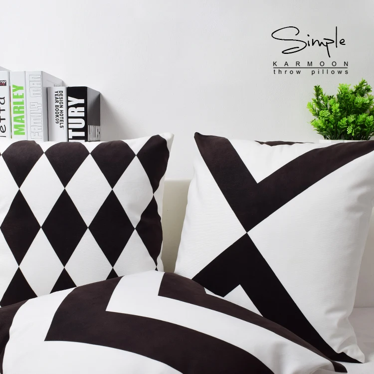 Современный бархатный чехол с геометрическим рисунком черного и белого цвета
