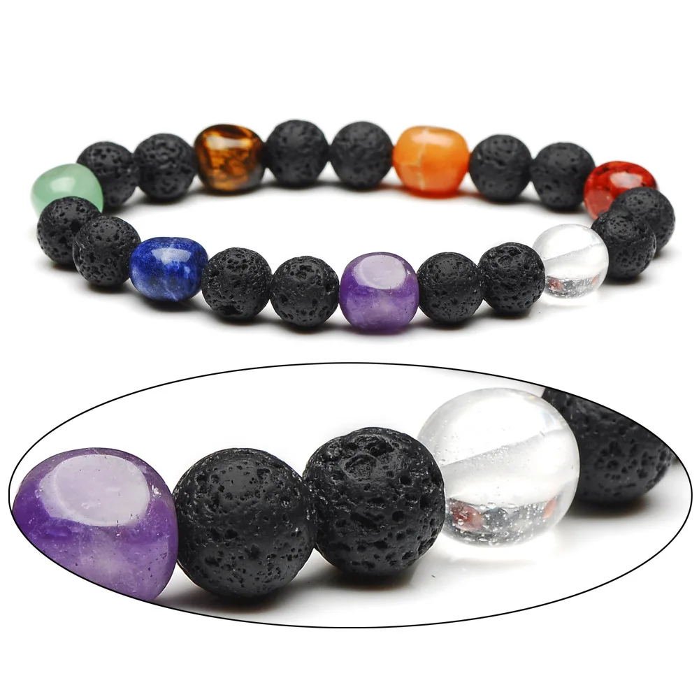 Браслет из натуральной черной лавы и бусин 7 чакр нестандартная форма бисера