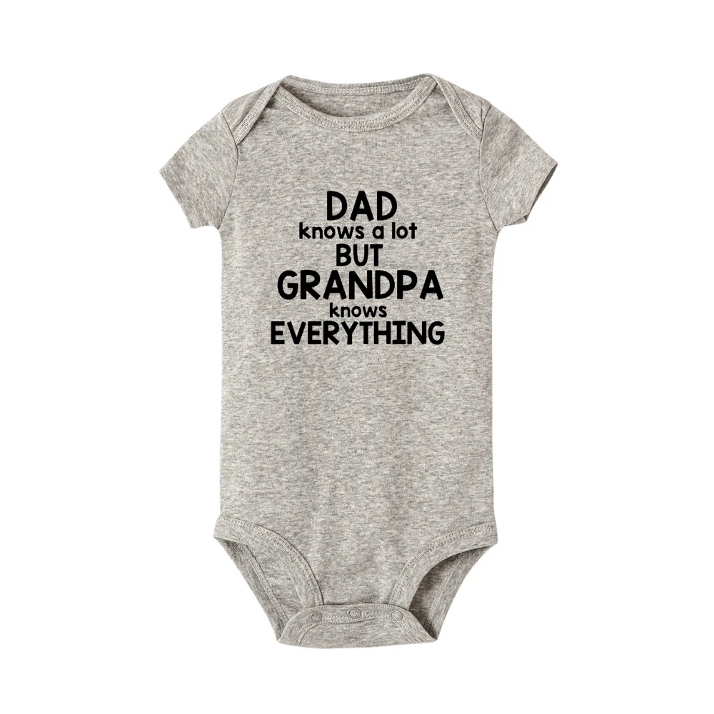 DADS KNOW A LOT GRANDPAS EVERYTHING комбинезон для малышей Детская рубашка с надписью