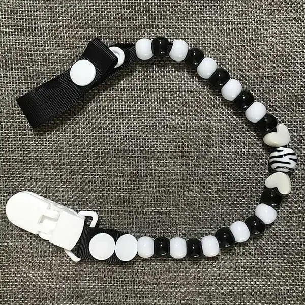 white and black Детская Соска-пустышка с зажимом на цепочке, фиксатор для пустышки, поводок, ремешок с бусинами, игрушка-прорезыватель для зубов, держатель для детских пустышек, цепочка 35200 - Цвет: white and black