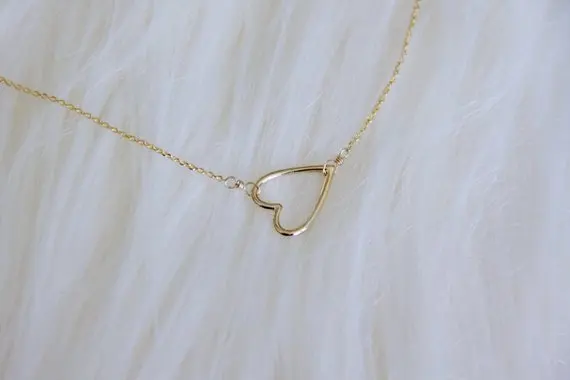 Ажурное ожерелье с подвеской открытым сердцем и надписью love you простое из