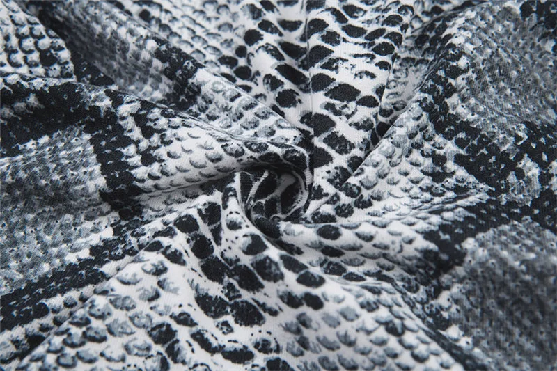 Женская короткая футболка со змеиным принтом открытая грудь с длинными рукавами