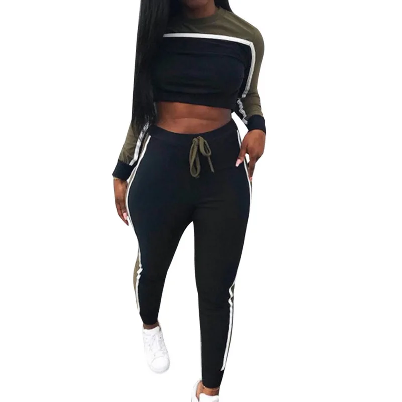 Женский спортивный костюм из двух предметов укороченный свитер в полоску и штаны