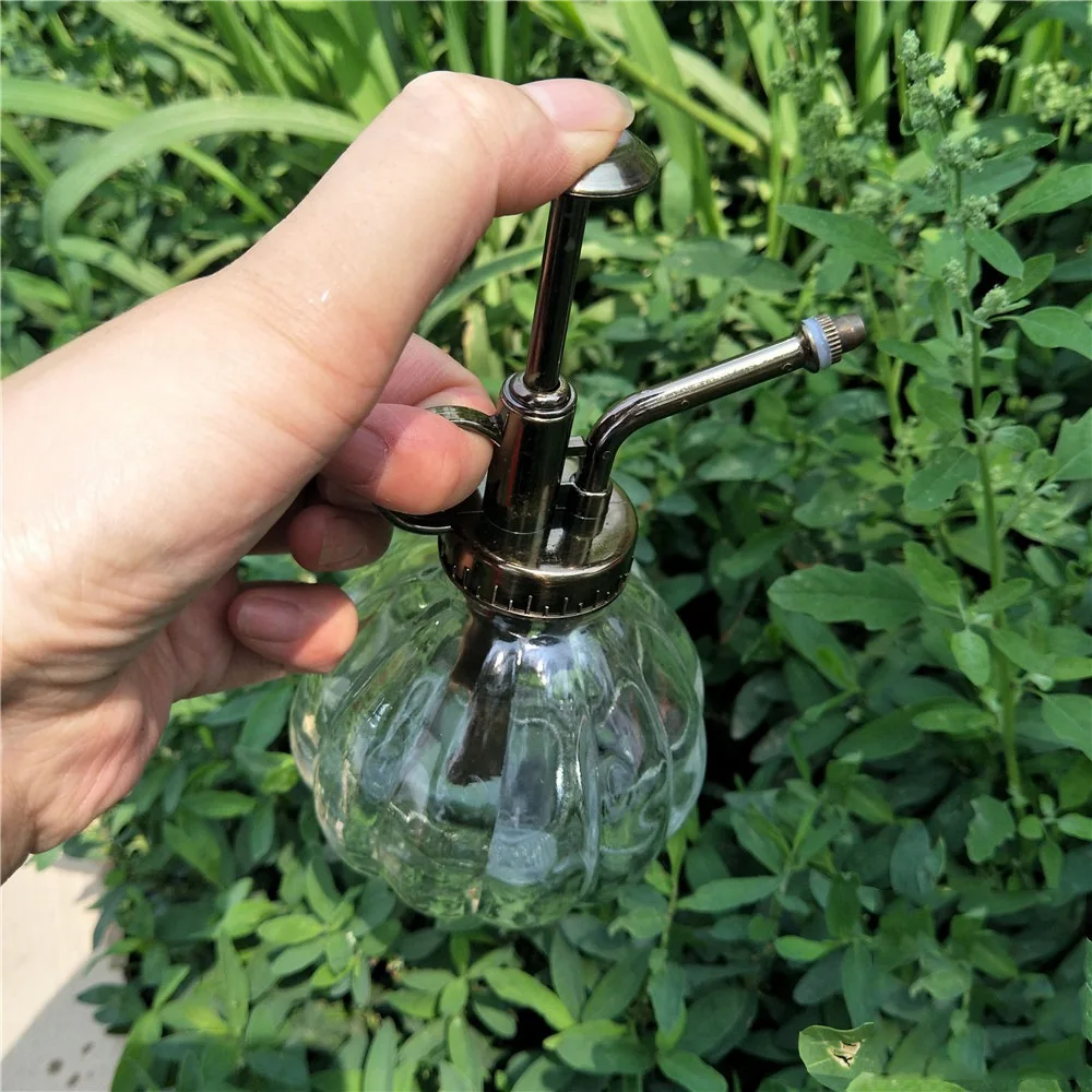 1 Pcs Spray Bottle Sprinkler System Retro Old Glass Spray Bottle Watering Succulents Plants Indoors 9x16cm white