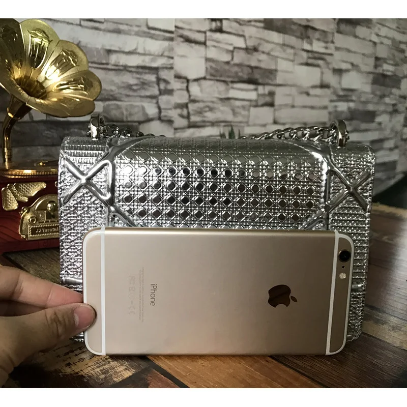 Новый бренд Для женщин Курьерские сумки металлик Цвет Цепи клапаном PU