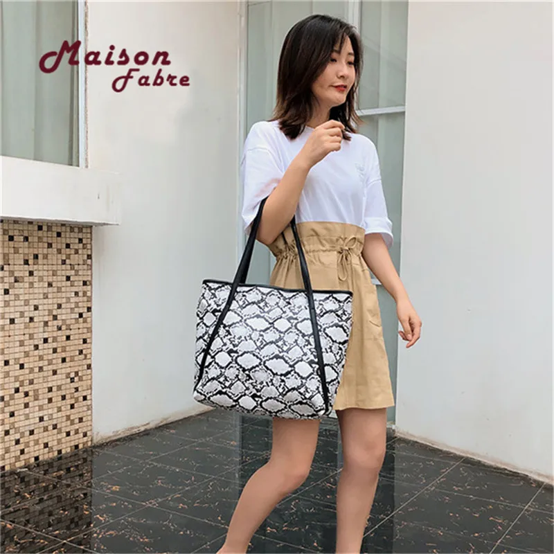 Женская кожаная сумка тоут Большая вместительная с принтом в виде змеи|Сумки