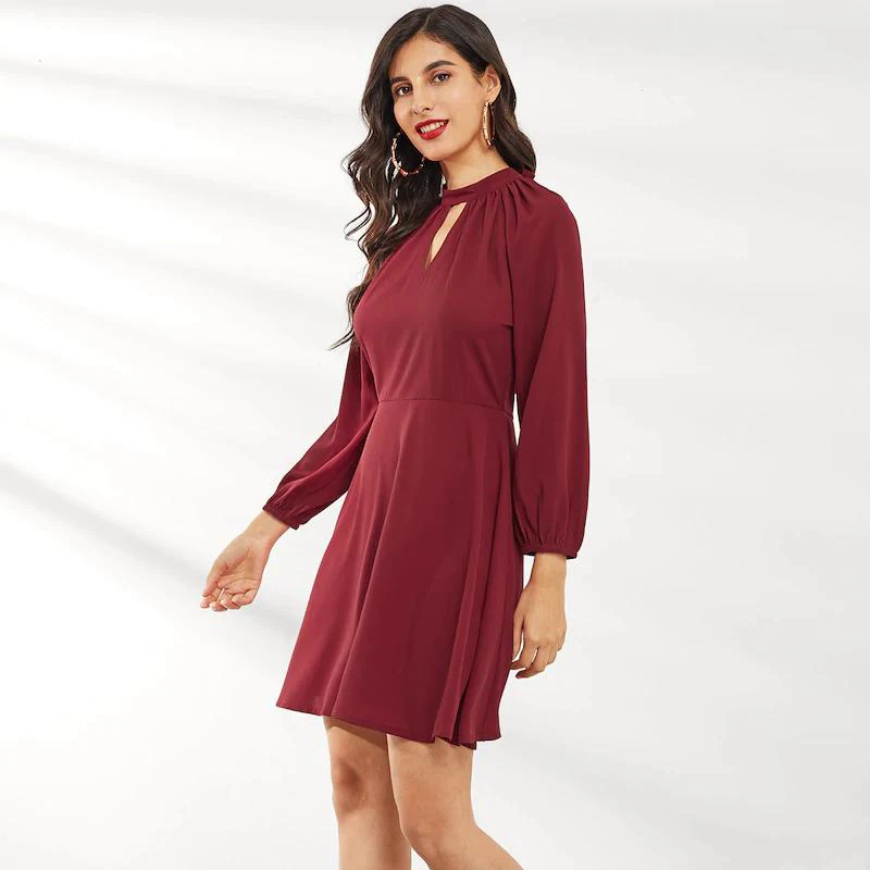 Сексуальное платье трапеция с бордовым бантом для женщин 2018 однотонное мини выше