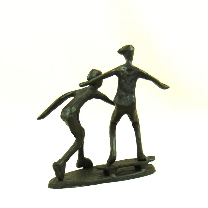 Креативная чугунная миниатюрная металлическая фигурка скейтбордиста ручной