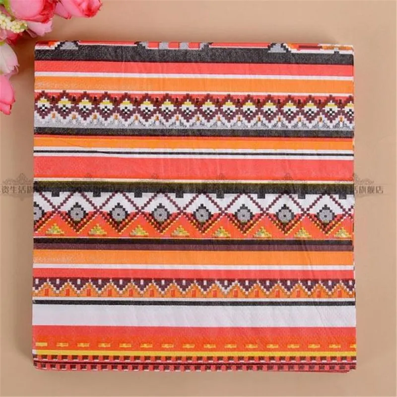 Забавные салфетки бумажные с цветными клетчатыми полосками декоративные для