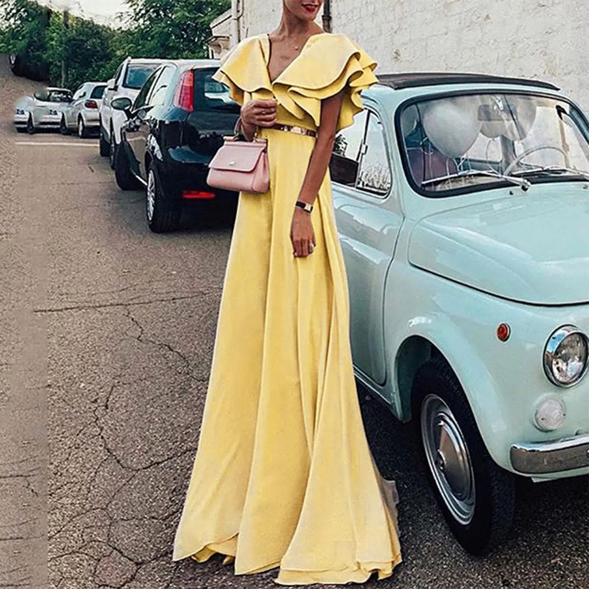 Женское платье с коротким рукавом и v-образным вырезом весна-лето 2019